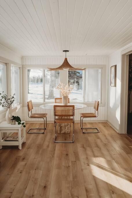 Beach House In Niagara Wainfleet Exterior photo